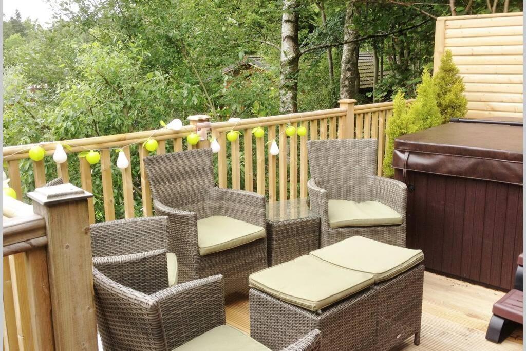 Mistletoe One Luxury Lodge With Hot Tub Windermere Esterno foto