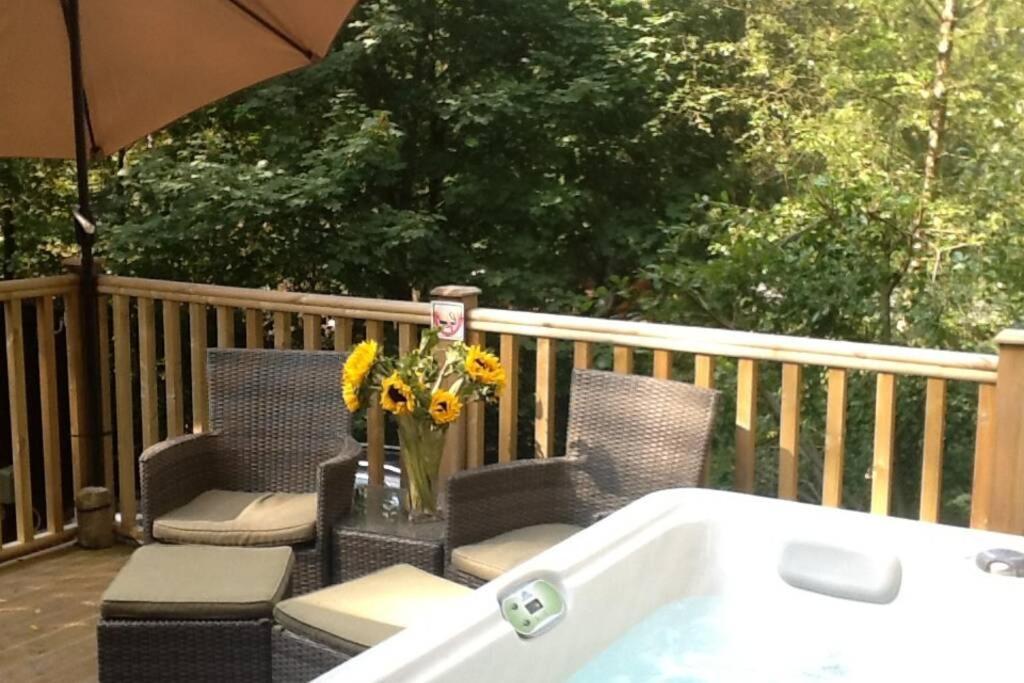 Mistletoe One Luxury Lodge With Hot Tub Windermere Esterno foto
