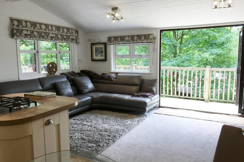 Mistletoe One Luxury Lodge With Hot Tub Windermere Esterno foto