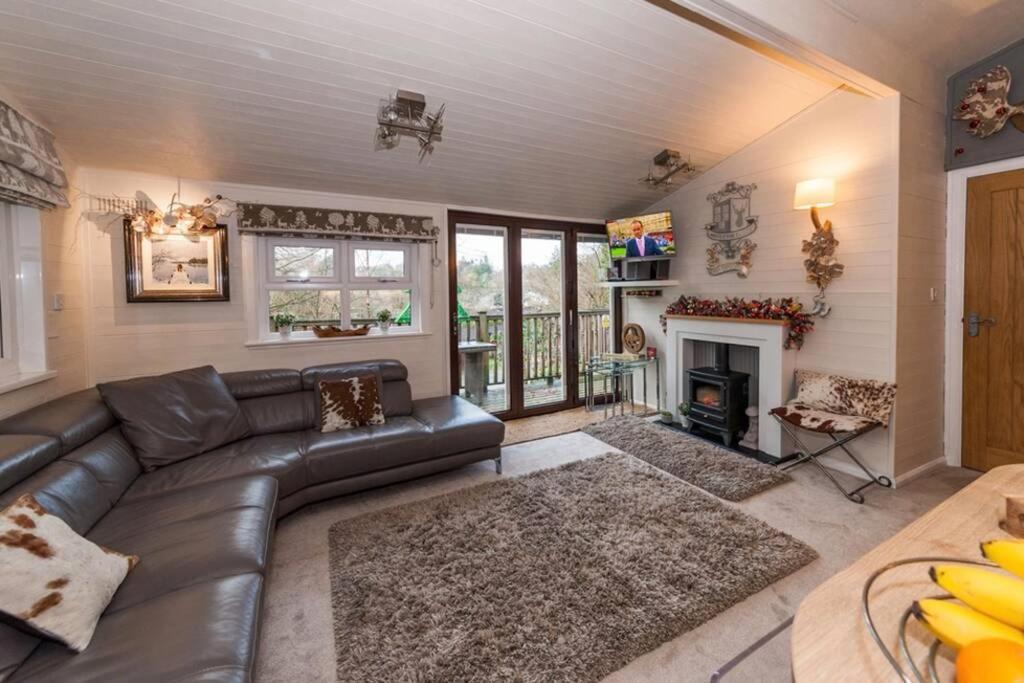 Mistletoe One Luxury Lodge With Hot Tub Windermere Esterno foto