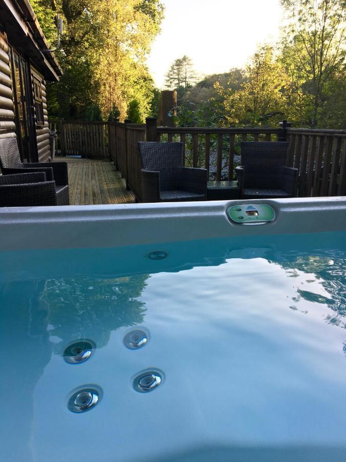 Mistletoe One Luxury Lodge With Hot Tub Windermere Esterno foto